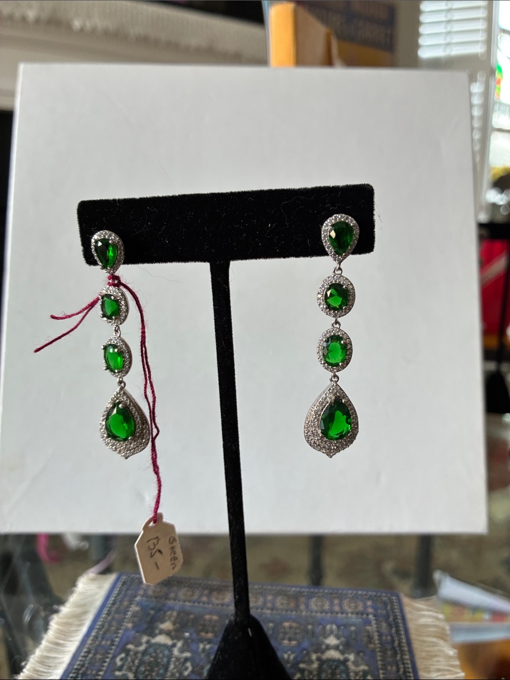 Emerald Green Teardrop Drop Earrings - Women's Jewelry